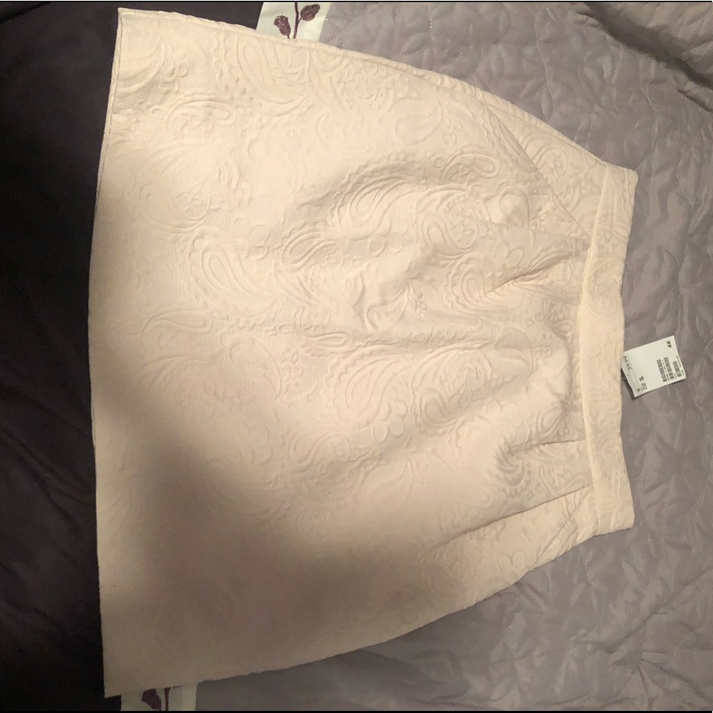 NWT H&M Embossed Look Skirt